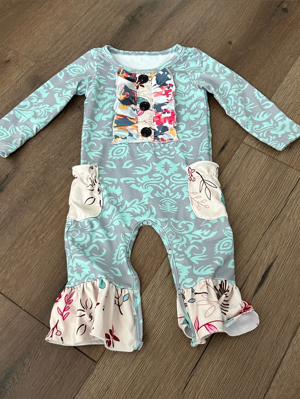 NWOT Paisley Blue and Gray Romper Patterned Infant 6month
